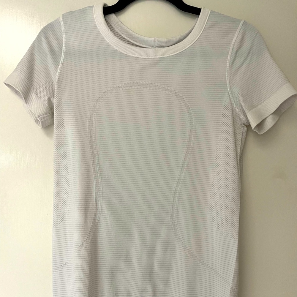 lululemon athletica White Short Sleeve Seamless Tee